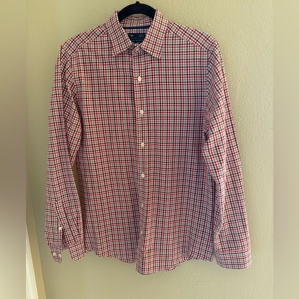 Gap Slim Fit Men’s Button Down Shirt